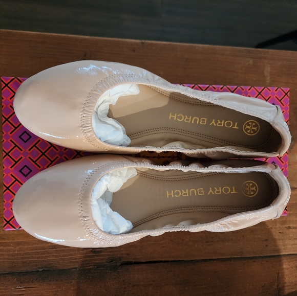 Tory Burch NEW Eddie Ballet Soft Naplak Color Goan Sand Size 8.5M Style 70442 - Picture 2 of 12